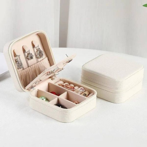 Скринька для прикрас 10x10x5 см